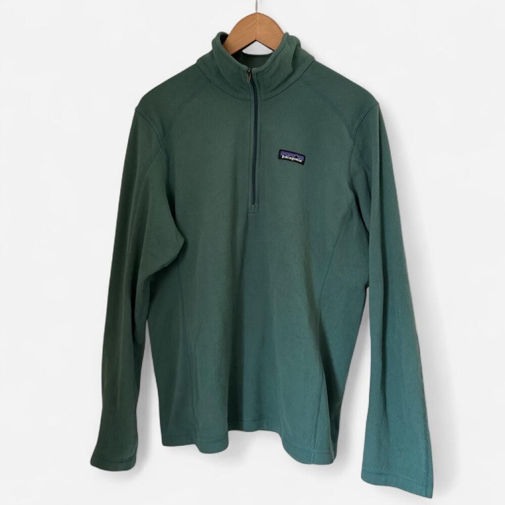 Patagonia Women's Green and Blue Sweatshirt